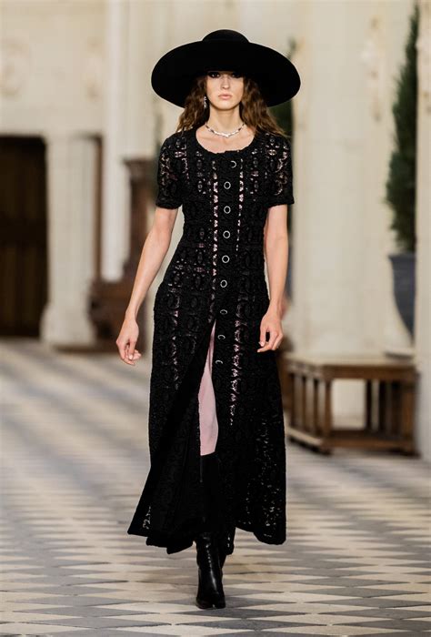 “Le Chateau Des Dames “Chanel Metiers D’art 2020/21 Fashion 